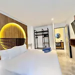 Centric Condo By Casago